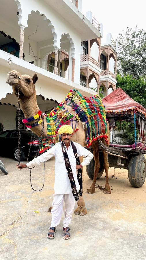 Radhika Palace Hotel Pushkar Exterior foto